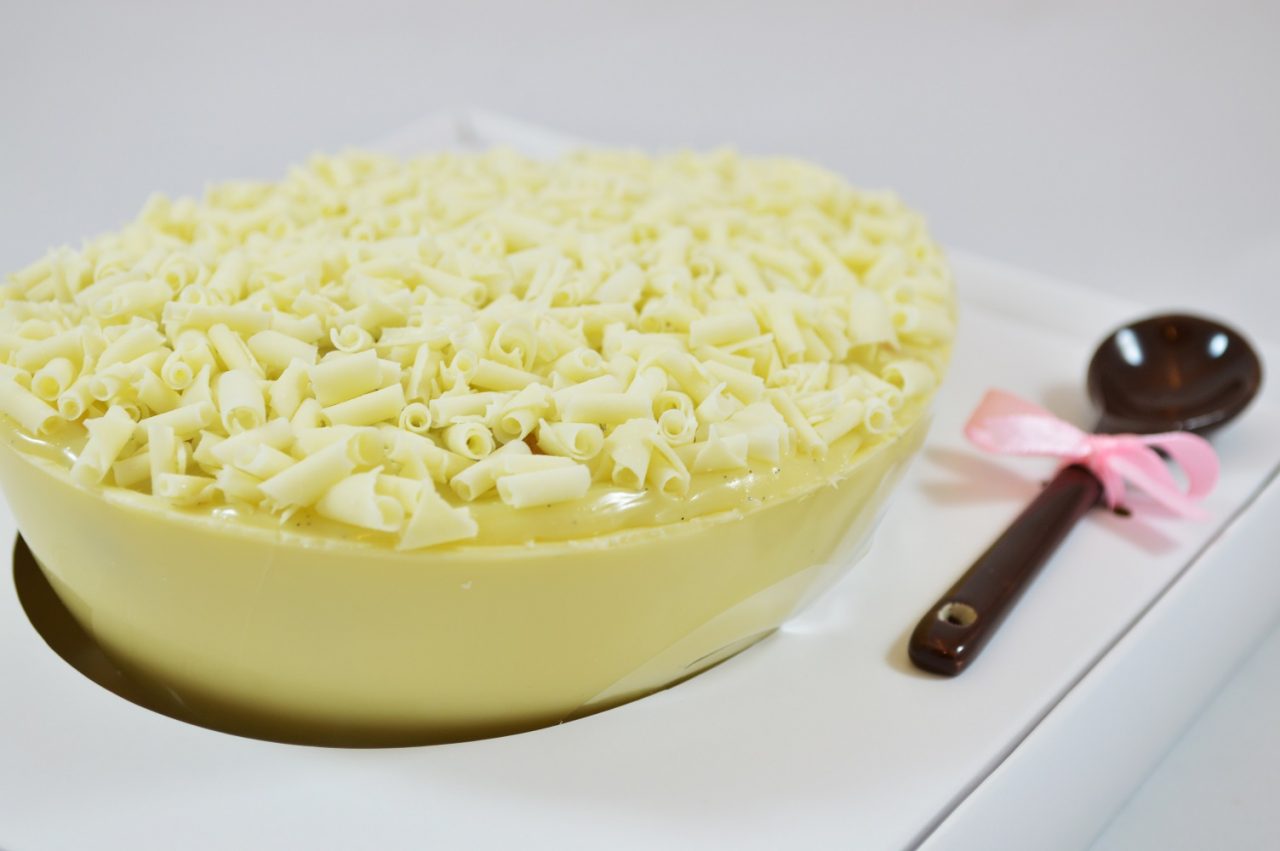 Ovo de Colher de Brigadeiro Branco